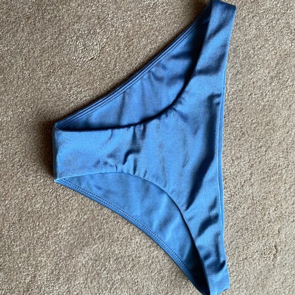 Lovers + Friends (cyan bikini bottom) - Picture 2 of 4